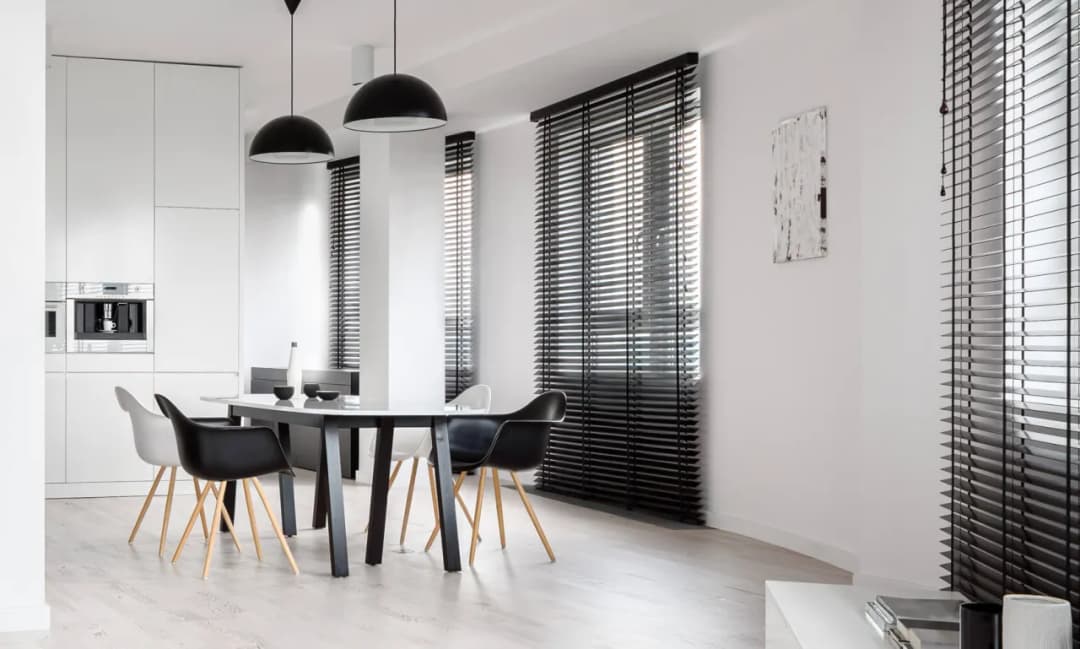 Czym można zasłonić okna familiada? Odkryj najlepsze sposoby na prywatność