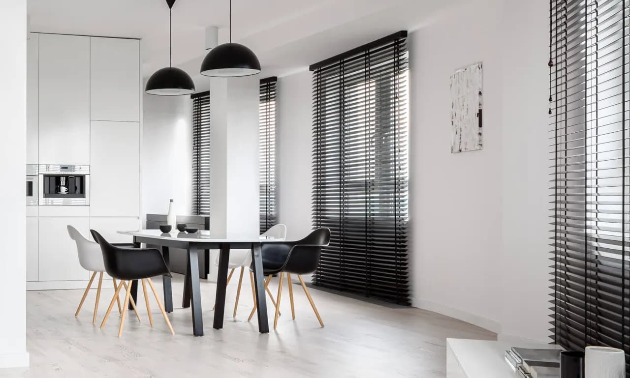 Czym można zasłonić okna familiada? Odkryj najlepsze sposoby na prywatność