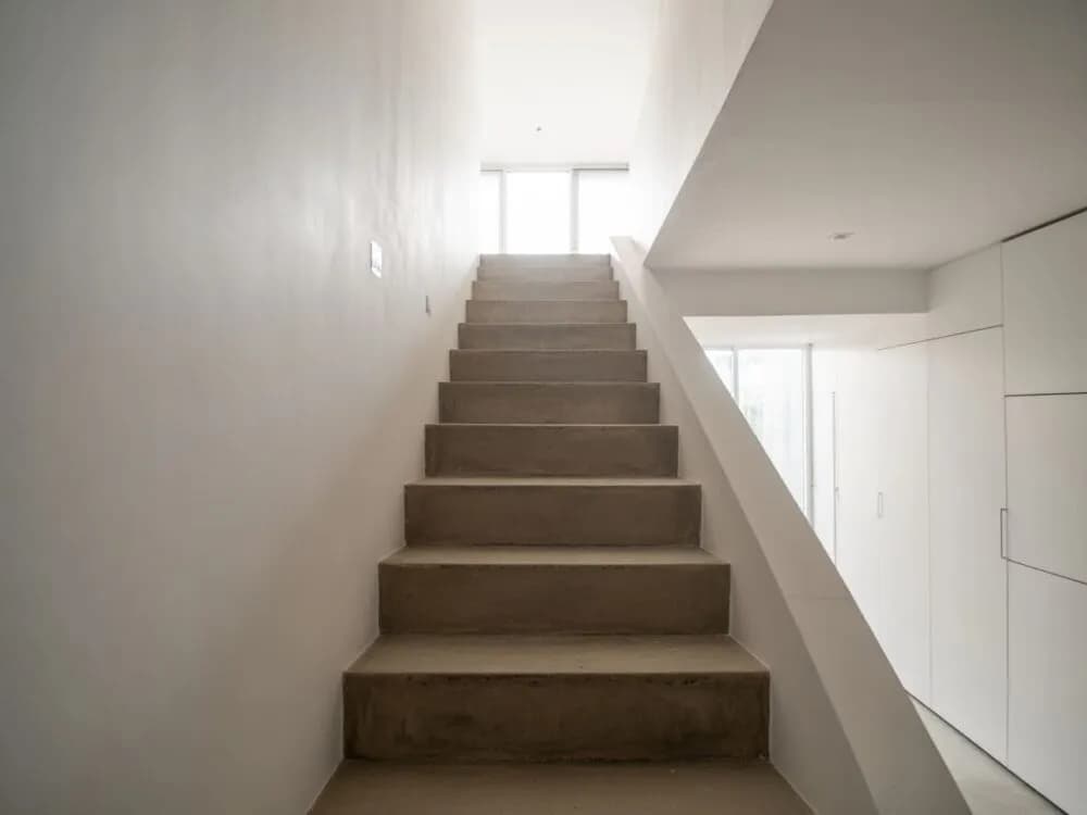 Jak samemu zrobić schody betonowe - uniknij najczęstszych błędów