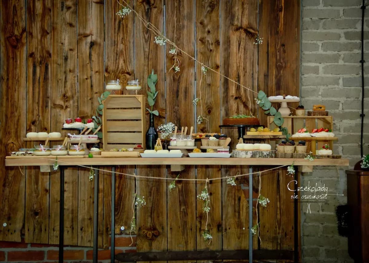 Słodki stół jak zrobić samemu: proste pomysły na niezapomniane przyjęcie